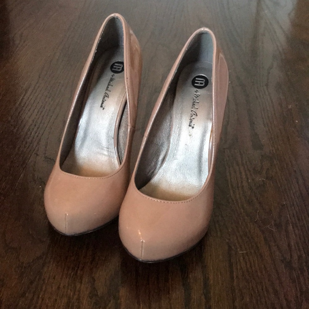 Michael Antonino Pumps Size 6